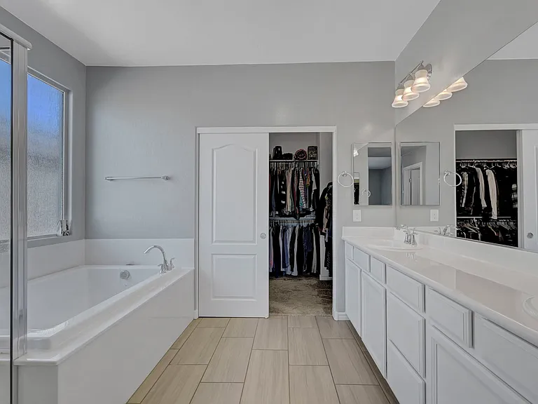 12321 Silvana St — Photo 30