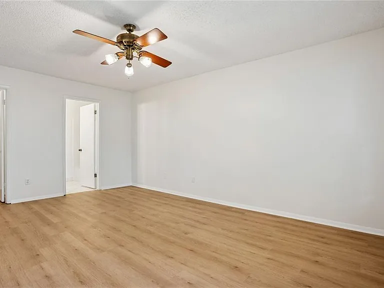 2035 Powers Ferry Trce SE — Photo 10