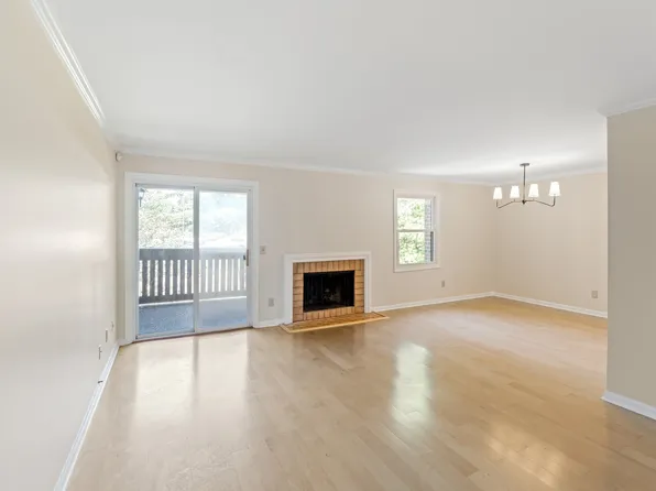 131 Hillsboro Pl, Nashville, TN 37215