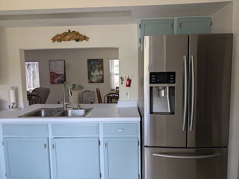 943 Dobell Ter — Photo 12