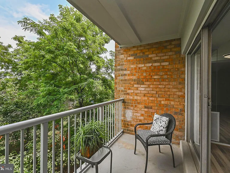 8000 Le Havre Pl #12 — Photo 17