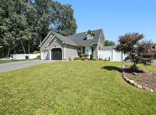 52 Luden St, Springfield, MA 01118