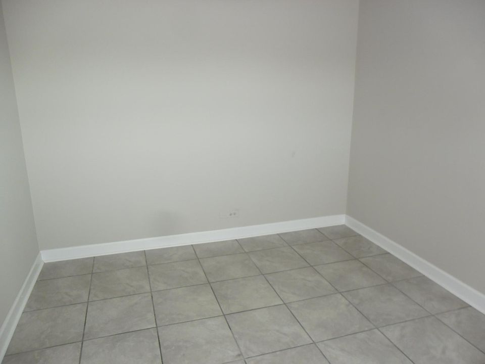 1st image of 9610 Ivanhoe Ave APT 8