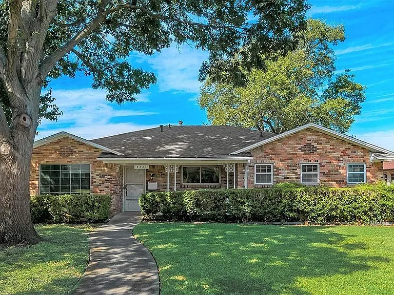 8423 Cadenza Ln — Photo 23