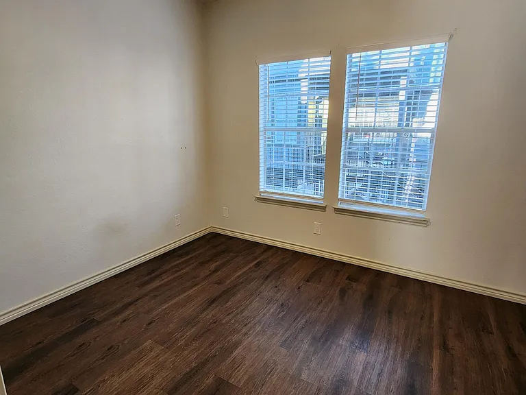 100 Jackman St #109 — Photo 11