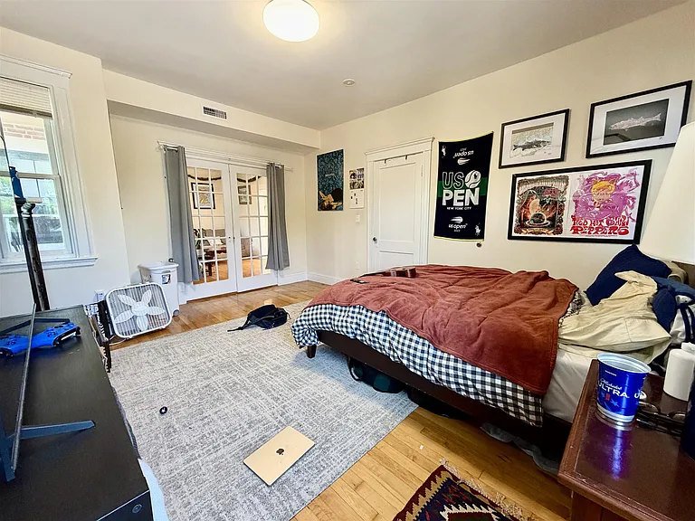 1102 Cambridge St — Photo 18