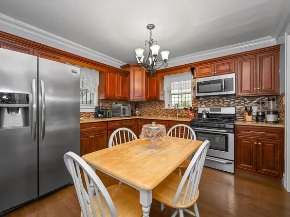 133-27 135th Place image 8 of 19