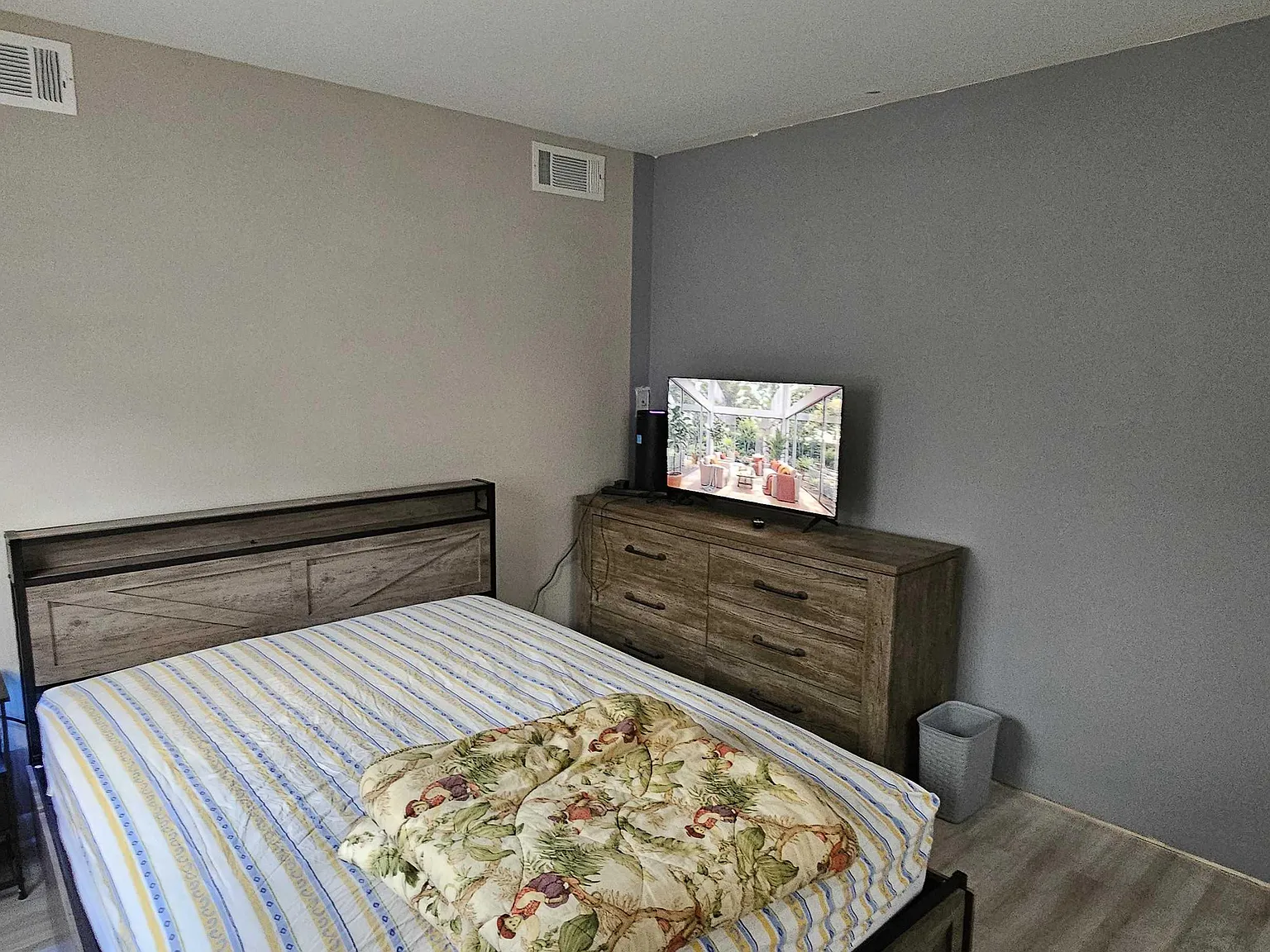 4 bed, 3.0 bath, 2242 sqft, $1,139 — Photo 4