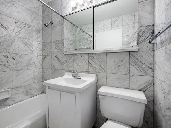 429 East 52nd Street 17E image 4 of 4