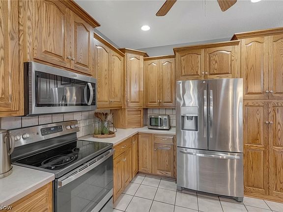 5th image of 24235 Ridge Rd