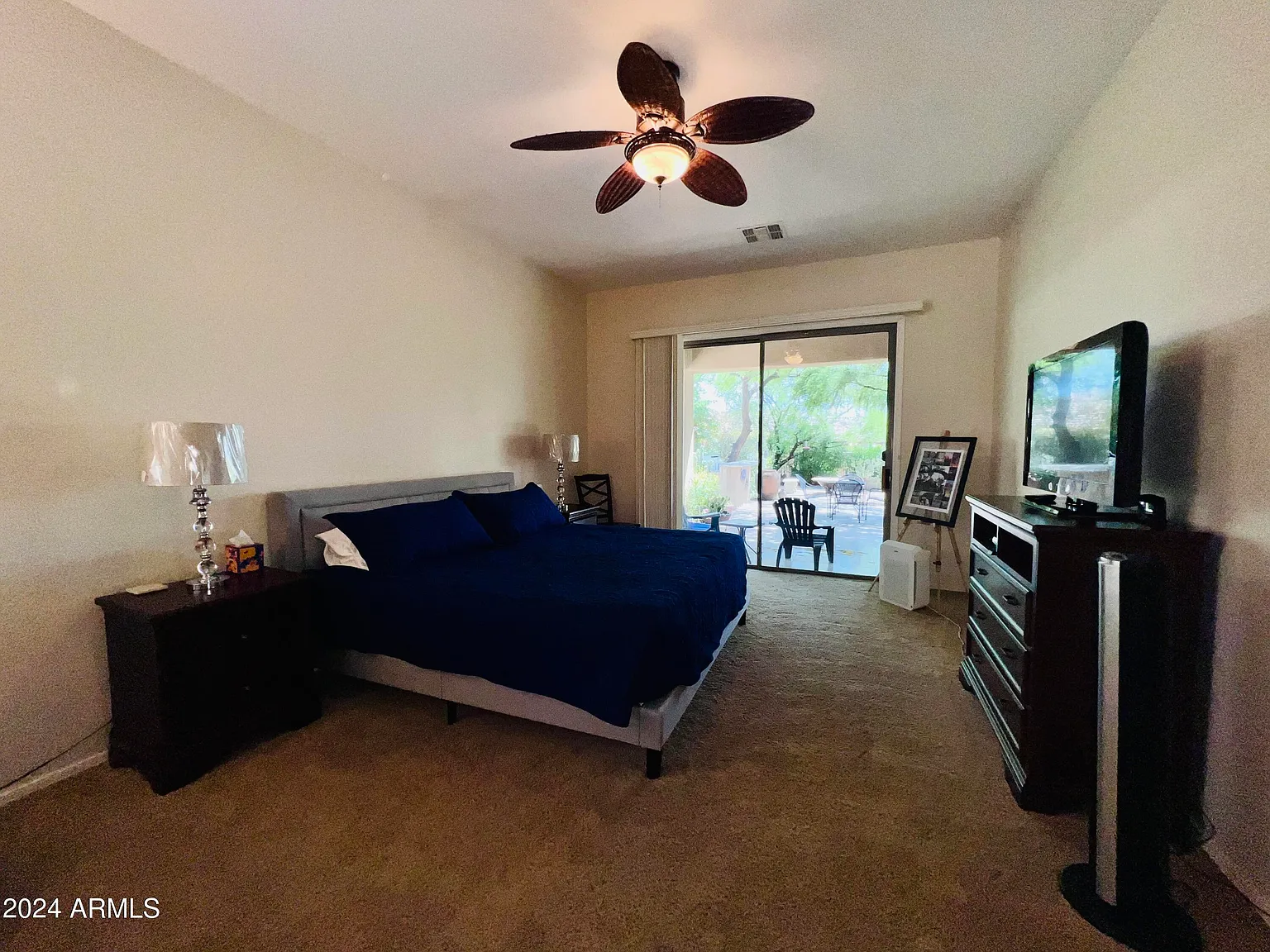 3 bed, 2.5 bath, 2391 sqft, $4,000 — Photo 4