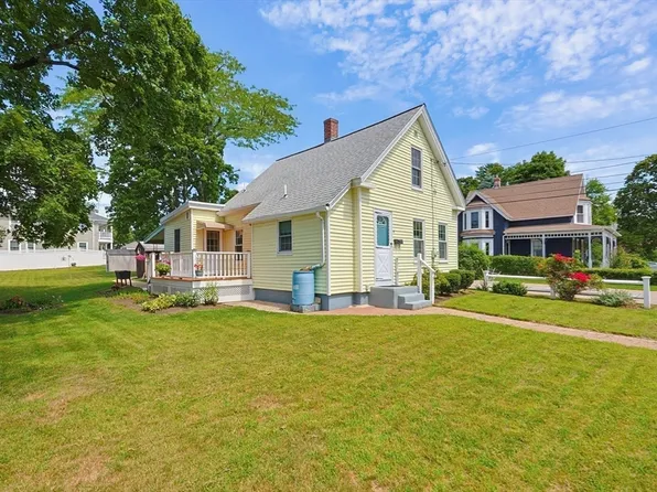 98 Pleasant St, Franklin, MA 02038