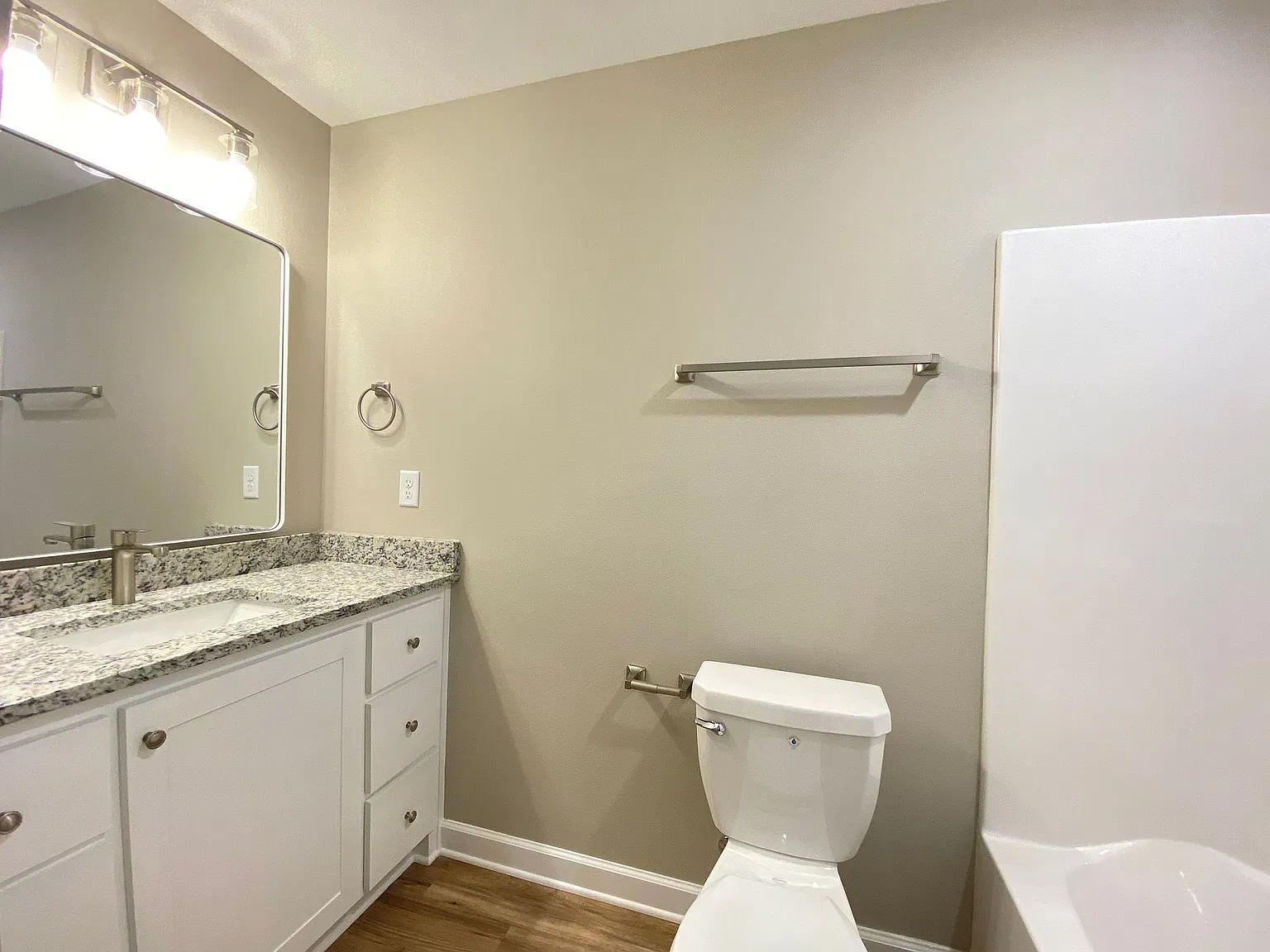709 Timberline Rd — Photo 4