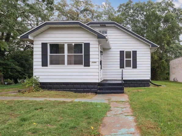2005 Prairie Ave, South Bend, IN 46613
