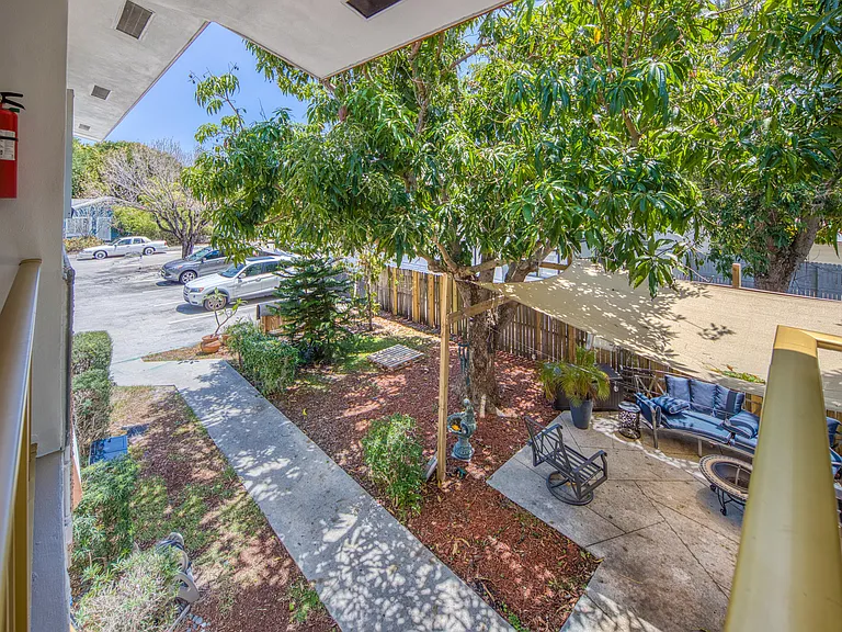 411 S M St #5 — Photo 10