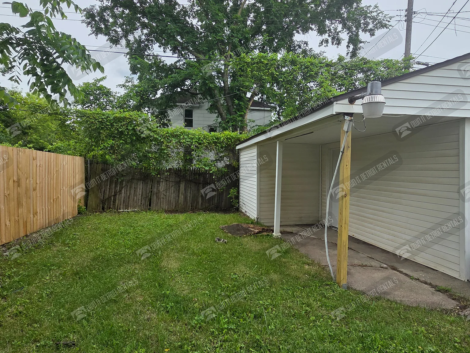 House - Bungalow — Photo 3