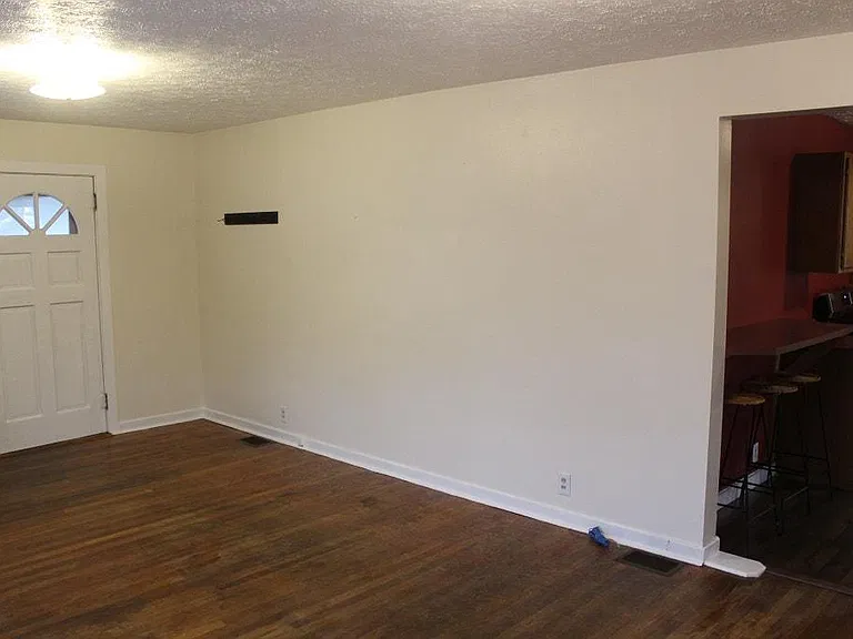 203 S Clark St — Photo 9