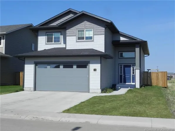 18 E Cross St, Lacombe, AB T4L 0J4