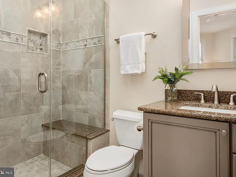 1576 Bay Head Rd — Photo 41