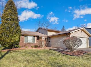 1032 Ashridge Ln, University Park, IL