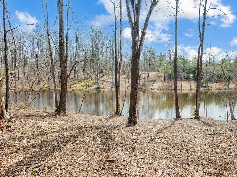 242 Newcomb Dr — Photo 23