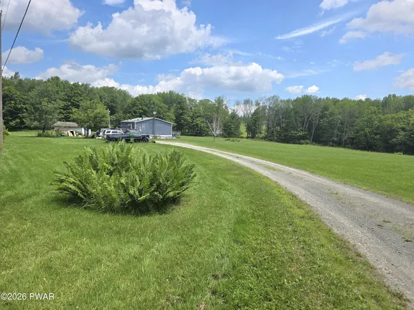 212 Dixon Valley Rd #A, Pleasant Mount, PA 18453