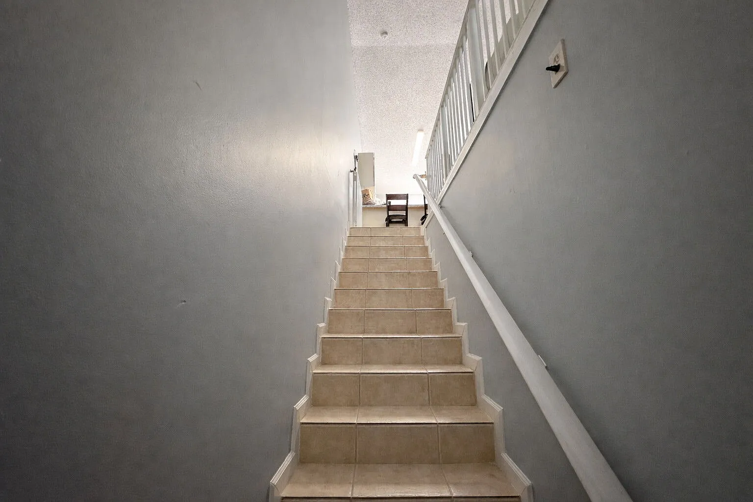 2 bed, 2.0 bath, 925 sqft, $2,200 — Photo 2
