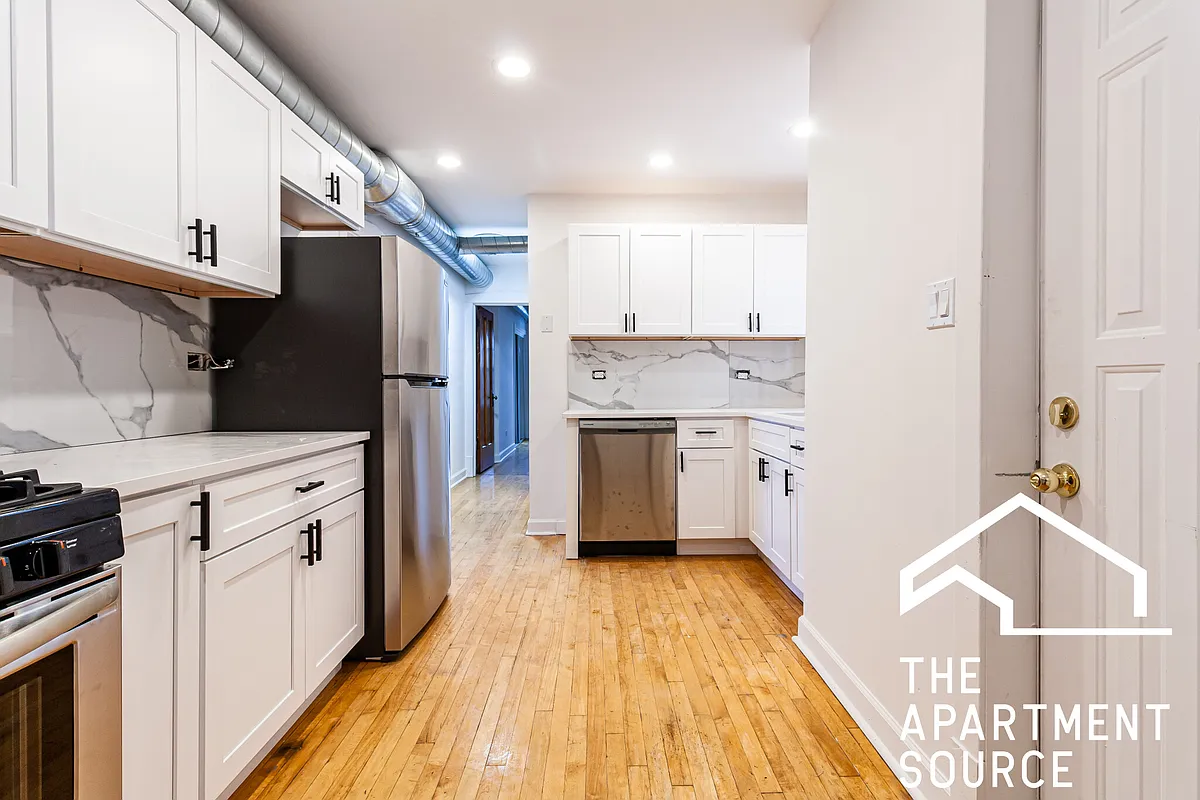 Building Photo - 3838 W George St #2E