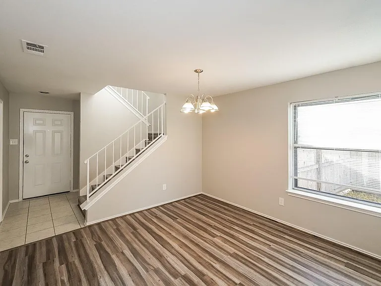 6915 Eagle Ridge Dr — Photo 2