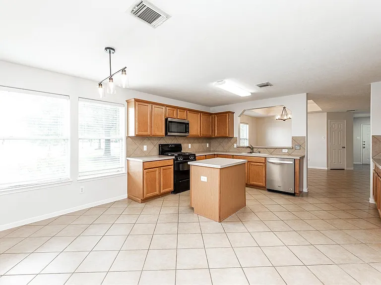 24515 Cornell Park Ln — Photo 9
