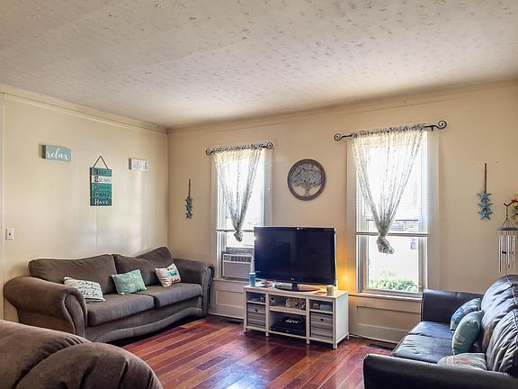 5th image of 231 E Church St