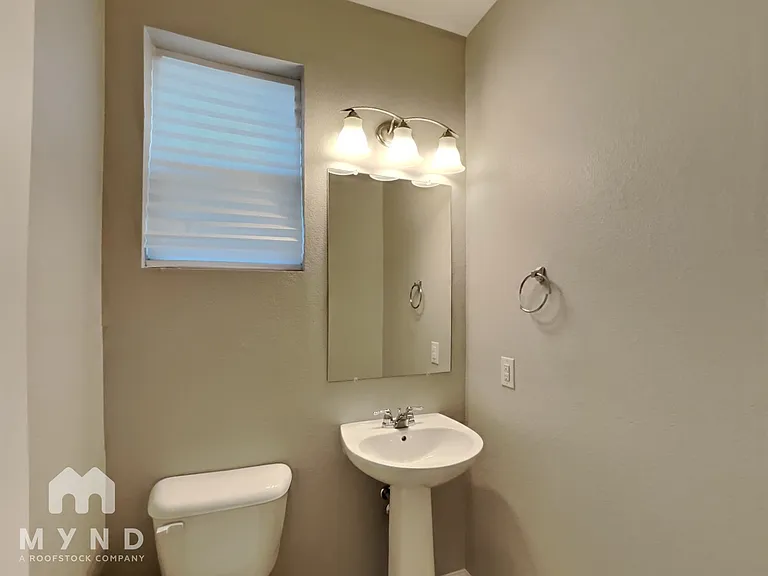 6646 Evander St — Photo 15