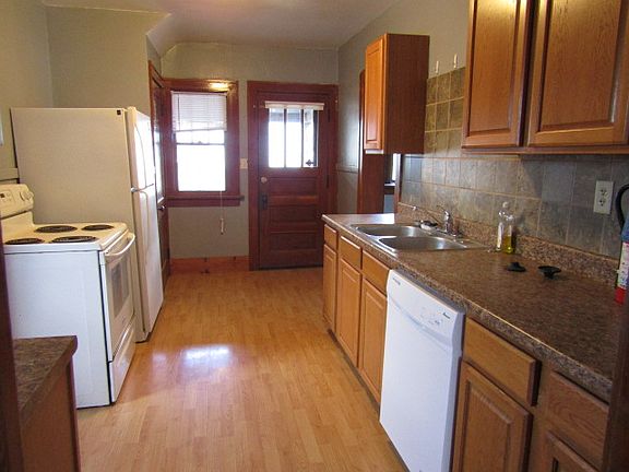 4th image of 161 Saint Charles St Floor 1