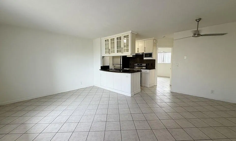 4246 Van Dyke Ave #7
