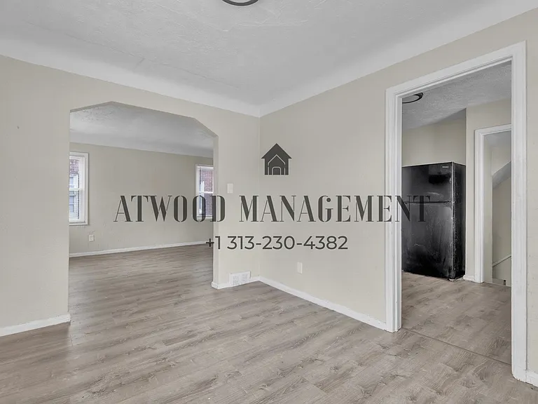 11634 Sussex St — Photo 3