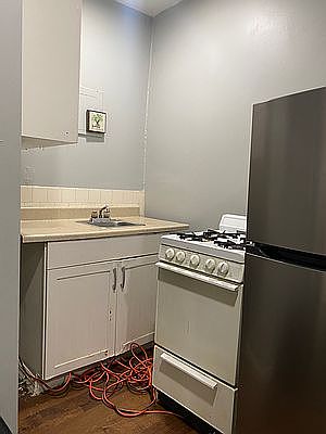 2nd image of 970 E 85th St Floor 1