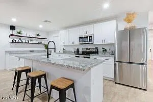 3 bed, 2.5 bath, 1225 sqft, $1,900 — Photo 4