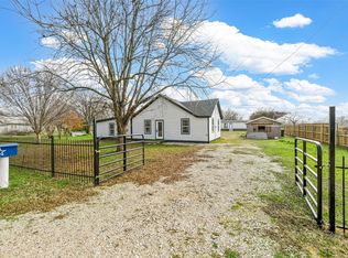 1445 Rogers Rd, Newark, TX 76071