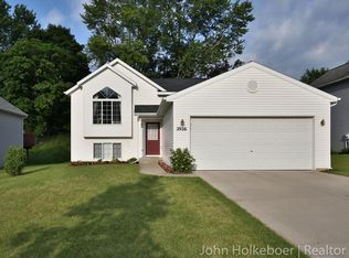 2926 Woodside Ave SE, Grand Rapids, MI 49508