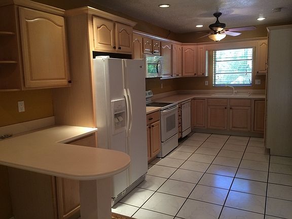 Spacious kitchen
