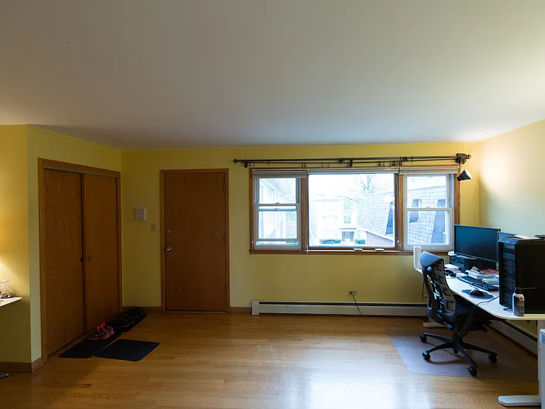 5547 W Higgins Ave — Photo 7