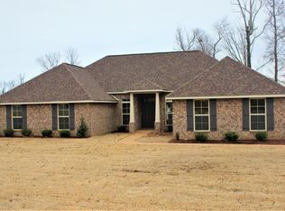 9497 Trenton Trl, Olive Branch, MS 38654