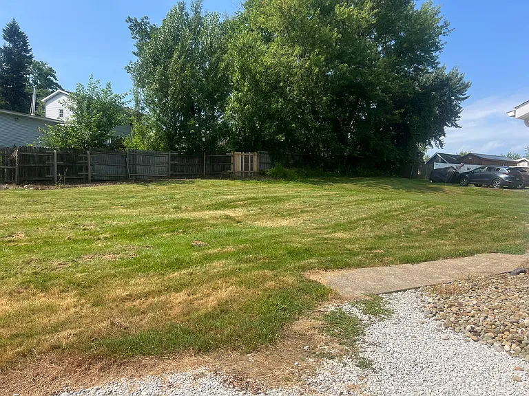 3930 Pine Ave — Photo 13