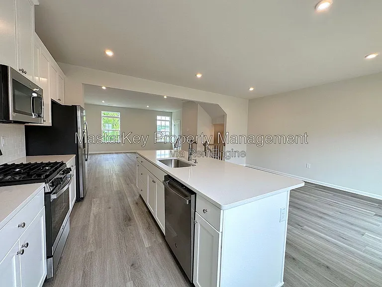 1018 Kentlands Dr — Photo 9
