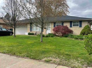 2407 W Overhill Rd, Peoria, IL 61615