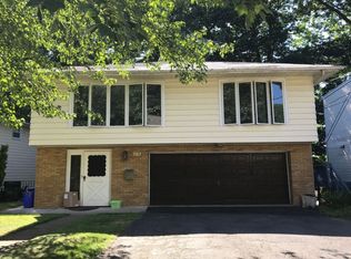 767 Ravenhill Pl, Ridgefield, NJ 07657