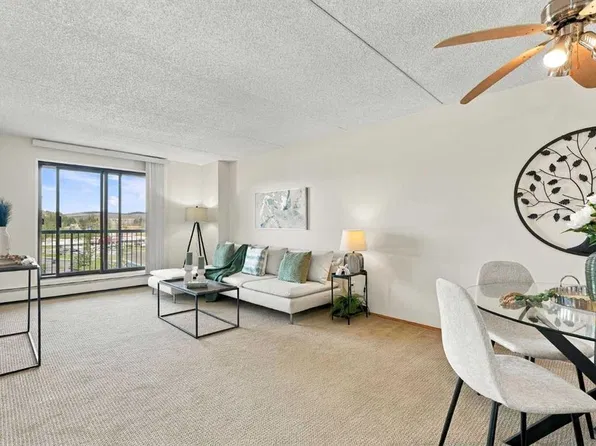 5204 S Dalton Dr NW #912, Calgary, AB T3A 3H1