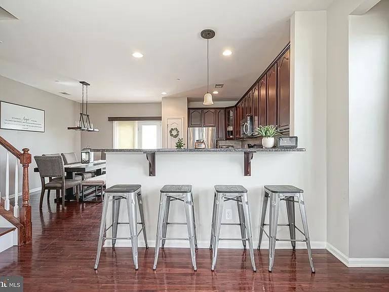 465 Wistar Pl — Photo 10
