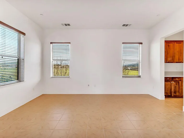 1433 Freeman Ln — Photo 12