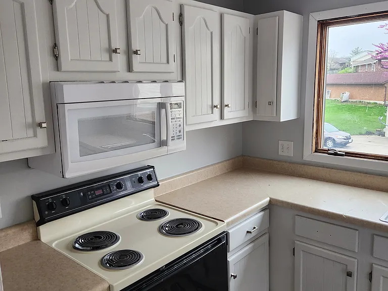 717 Gordon Smith Blvd #1 — Photo 4